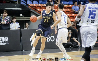 <p><strong>BLOWOUT WIN.</strong> Ting Chun Hong explodes for 33 points to lead Harimau Malaysia past Shawarma Shack Pilipinas, 96-76, at the MABA Stadium in Kuala Lumpur on Wednesday night (April 13, 2023). Harimau Malaysia is composed of national players who will play in the Cambodia Southeast Asian Games next month. <em>(Photo courtesy of AsiaBasket)</em></p>