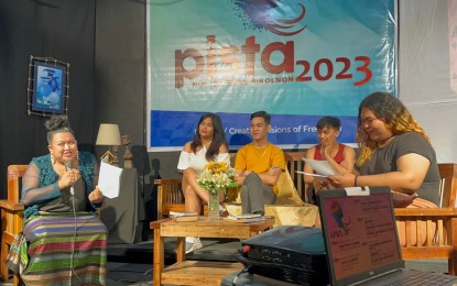 <p><strong>THEATER PERFORMANCE</strong>. Julie DM Bega (left), head of the Pista Nin Taetrong Bikolnon secretariat, answers questions from the local media during a press conference in Legazpi City on Thursday (April 20, 2023). Bega said at least 14 theater groups in Bicol will perform some 16 plays that feature the current national crises that affected people's personal, sociopolitical and cultural liberties. <em>(Photo courtesy of Anj Galero/DZBG)</em></p>