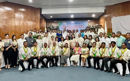 <p><strong>TOBACCO AWARD</strong>. Eleven outstanding tobacco growers and 11 extension workers are honored on Friday for their contribution to the development of the tobacco industry in the country. Each winner received PHP25,000 and a plaque of recognition from the National Tobacco Administration. <em>(Photo courtesy of NTA)</em></p>