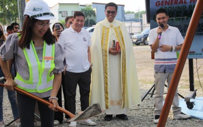 <p><strong>BREAKING GROUND.</strong> Tarlac City Mayor Cristy Angeles leads the groundbreaking ceremony for the construction of the Tarlac City General Hospital in Barangay Binauganan, Tarlac City on Thursday (April 20, 2023). The soon-to-rise facility is the first hospital to be established in the city, with funding support from Senators Christopher Lawrence “Bong” Go and Pia Cayetano. <em>(Contributed photo)</em></p>