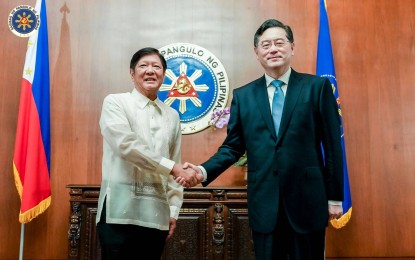 <p><strong>COURTESY CALL.</strong> President Ferdinand R. Marcos Jr. welcomes Chinese Foreign Affairs Minister Qin Gang to the Malacañang Palace on Saturday (April 22, 2023). Marcos and Qin discussed areas of cooperation, including economics, culture, education, and other exchanges. <em>(Photo courtesy of the Office of the President)</em></p>