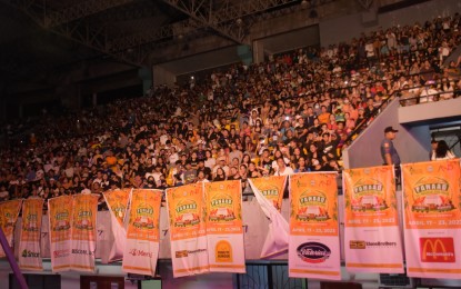 <p><strong>HUGE CROWD</strong>. The Panaad Stadium in Bacolod City was jampacked during a concert on the final night on Sunday (April 23, 2023) of the 27th Panaad sa Negros Festival. Governor Eugenio Jose Lacson said this year’s Panaad is indeed a feat after three years of hiatus due to the pandemic. <em>(Photo courtesy of PIO Negros Occidental)</em></p>