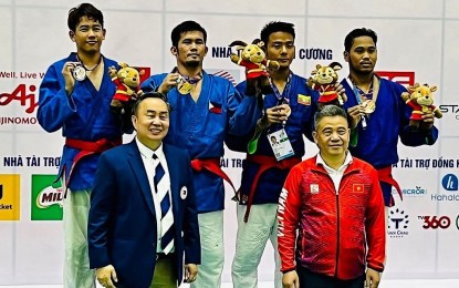 <p><strong>CHAMPION</strong>. Filipino Jackielou Escarpe (top row, 2nd from left) wins the gold medal in the men’s 73kg category after beating Thailand’s Apicha Boonrangsee (top row, left) in the 31st Southeast Asian Games in Vietnam on May 13, 2022. Escarpe will lead the Philippine campaign in the Asian Senior Kurash Championship in Hangzhou, China on April 28-29, 2023. <em>(Contributed photo)</em></p>
