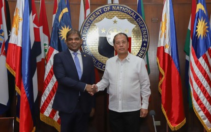 <p><strong>INVALUABLE SUPPORT.</strong> Department of National Defense (DND) chief Carlito Galvez Jr. (right) welcomes newly appointed Malaysian Ambassador to the Philippines, Dato' Abdul Malik Melvin Castelino bin Anthony, at the DND headquarters on Tuesday (April 25, 2023). During the diplomat's visit, Galvez expressed the Philippine government's appreciation to Malaysia for providing valuable information on the situation in Sudan that enabled the Philippines to repatriate its citizens from the war-torn nation. <em>(Photo courtesy of DND)</em></p>