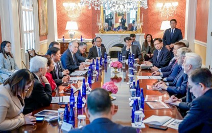 <p><strong>NUCLEAR TECH.</strong> President Ferdinand R. Marcos Jr. holds a meeting with officials of US-based Ultra Safe Nuclear Corporation, a vertical integrator of nuclear technologies and services, in Washington, D.C. on Tuesday (May 2, 2023). The firm expressed interest to bringing clean and reliable nuclear energy to the Philippines, which it is seriously considering for its first nuclear energy facility in Southeast Asia. <em>(Photo courtesy of PCO)</em></p>