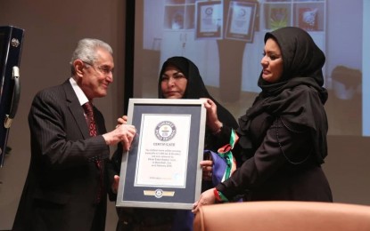 Female Iranian swimmer sets 4th Guinness record