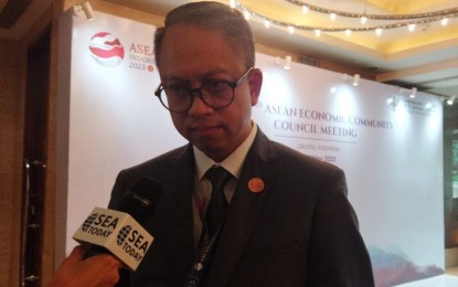 <p><span style="font-weight: 400;">Deputy for the coordination of international economic cooperation at the Coordinating Ministry for Economic Affairs, Edi Prio Pambudi, during the 22nd AECC meeting in Jakarta, Saturday (May 6, 2023). <em>(ANTARA/Benardy Ferdiansyah)</em></span></p>