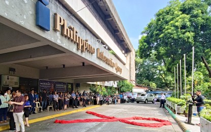 <p><strong>HIV AWARENESS.</strong> The HIV awareness program starts with a candlelight ceremony in front of the Philippine Information Agency building on Visayas Avenue in Quezon City on Monday (May 8, 2023). The ceremony commemorates the hardships faced by PLHIVs and the people who have died from HIV. <em>(PNA photo by Valerie Escalera)</em></p>
