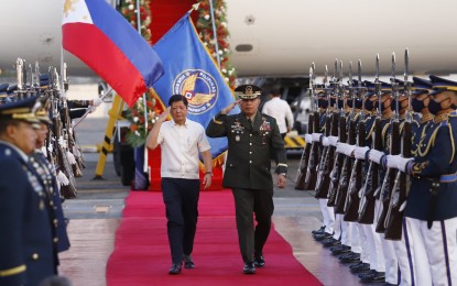 <p><strong>ARRIVAL HONORS</strong>. President Ferdinand R. Marcos Jr. arrives at Villamor Air Base Pasay City on Thursday (May 11, 2023). The President participated in the 42nd ASEAN Summit in Labuan Bajo, Indonesia from May 10 to 11. <em>(PNA Photo Alfred Frias)</em></p>