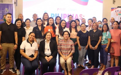 <p><strong>CEBU TECHNOPRENEURS.</strong> Some of the participants in the two-day learning caravan given by the DTI-Cebu, PLDT-Smart, and Shopee in this undated photo. Over 100 micro, small, and medium entrepreneurs are now called "technopreneurs" after joining the social media marketing and mobile photography to boost their knowledge on e-commerce ecosystem for their products and services. <em>(Photo courtesy of DTI-Cebu)</em></p>