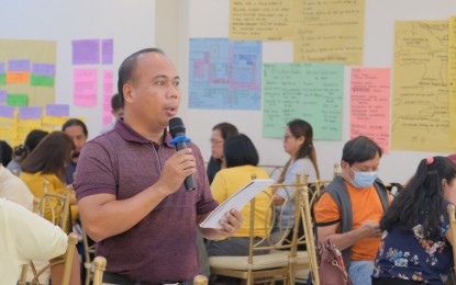 <p><strong>BARANGAY DEV'T</strong>. A participant in the first batch of the Training of Trainers of the Department of Social Welfare and Development in Bicol shares inputs during a group discussion in this undated photo. The activity aims to produce proficient trainers for the Participatory Barangay Development Planning rollout for 3,106 barangays of the region's six provinces.<em> (Photo courtesy of DSWD-5)</em></p>