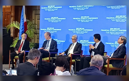<p><strong>SYSTEMIC RISKS.</strong> Bangko Sentral ng Pilipinas (BSP) Senior Assistant Governor Johnny Noe Ravalo (leftmost) highlights the need for flexible measures to be implemented by regulators across Asia to limit systemic risks amid the current economic situation during the International Conference on Financial Stability hosted by the BSP and the International (IMF) in Mactan, Cebu on Monday (May 15, 2023). With Ravalo are (from left) Financial Stability Board Chairman Dr. Klaas Knot, BSP Governor Felipe M. Medalla, Bank of Thailand Deputy Governor Ronadol Numnonda, and Ayala Corporation President and Chief Executive Officer Cezar P. Consing. <em>(PNA photo by Joann S. Villanueva)</em></p>