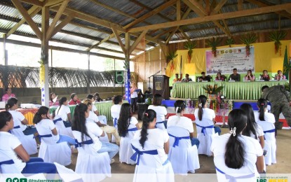 <p><strong>DIGITAL LITERACY.</strong> The municipal government of Las Nieves in Agusan del Norte reports that 20 out-of-school youths from Barangays Bokbokon and Lawan-lawan completed their 15-day digital literacy training on Tuesday (May 16, 2023). The training was carried out through the Mobile Computer Literacy program of  Agusan del Norte’s provincial government. <em>(Photo courtesy of Las Nieves MIO)</em></p>