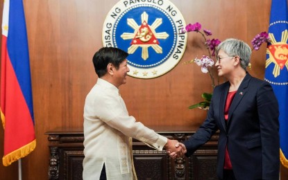 <p><strong>TOP DIPLOMAT VISIT.</strong> President Ferdinand R. Marcos Jr. welcomes Australian Foreign Minister Penny Wong at the Malacañang Palace on Thursday (May 18, 2023). Wong is on a four-day official visit to Manila to further enhance the Australia-Philippines partnerships on trade, security and defense. <em>(Photo from PCO FB page)</em></p>