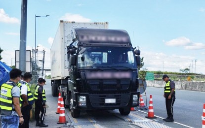 <p><strong>WEIGHBRIDGE STATION</strong>. NLEX Corporation has set up more weighbridge stations along the stretch of North Luzon Expressways (NLEX), Subic-Clark-Tarlac Expressway (SCTEX) and NLEX Connector to help truckers comply with the government’s anti-overloading policy. The NLEX Corporation said the move aims to promote motorists’ safety and prevent early deterioration of roads caused by overloading. <em>(Photo courtesy of NLEX Corporation)</em></p>