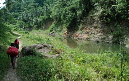 <p><strong>REBEL-INFESTED.</strong> The trail leading to upland Mabini village in Catarman, Northern Samar. Four members of the New People’s Army died while government troops seized several firearms in a clash in the mountain area of the village on Sunday (May 28, 2023). <em>(Photo courtesy of Mabini Elementary School-Catarman)</em></p>
