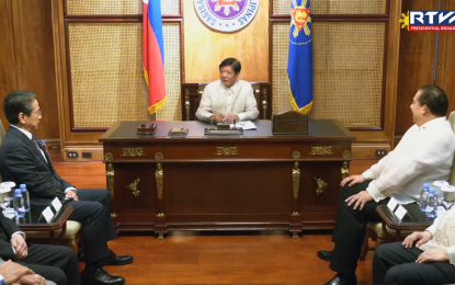 <p class="p2"><strong>INVESTMENT PLANS.</strong> President Ferdinand R. Marcos Jr. on Wednesday (May 31, 2023) meets with the Japan Bank for International Cooperation’s Board of Directors at the Study Room of Malacañan Palace in Manila. During the meeting, the JBIC told Marcos about its plan to invest in the Philippines for renewable energy projects. <em>(Screenshot from Radio Television Malacañang)</em></p>