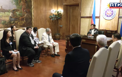 <p><strong>PHILIPPINES' HOSTING.</strong> President Ferdinand R. Marcos Jr. on Thursday (June 1, 2023) meets with the executives of Forbes Media LLC at the Study Room of Malacañan Palace in Manila. During the meeting, Marcos agreed to the proposal to hold the Forbes Asia Forum and the Forbes Global CEO Conference in the Philippines in 2024.<em> (Screenshot from Radio Television Malacañang)</em></p>