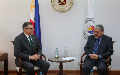 <p>Bahrain Ministry of Foreign Affairs Undersecretary for Consular and Administrative Affairs Mohamed Ali Bahzad and Foreign Affairs Secretary Enrique Manalo during the former's courtesy call at the DFA. <em>(Photo courtesy of DFA) </em></p>