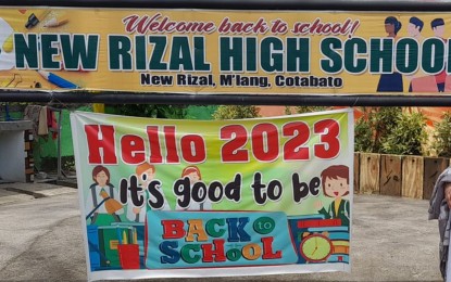 <p>The metal signage of the New Rizal High School in M’lang, North Cotabato.<em> (Photo courtesy of DXND-Kidapawan)</em></p>
