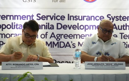 <p><strong>MOA SIGNING.</strong> MMDA acting chair Don Artes (left) and GSIS President and General Manager Jose Arnulfo Veloso sign a memorandum of agreement on Wednesday (June 7, 2023) allowing the MMDA to use the 5,977-square-meter vacant lot property of GSIS located at Doña Julia Vargas corner Meralco Ave., Barangay Ugong for a one-year period. The Motorcycle Riding Academy, set to open within the third quarter of this year, will provide riders formal training on both theoretical and practical aspects of motorcycle riding as well as basic emergency response training. <em>(Photo courtesy of MMDA)</em></p>