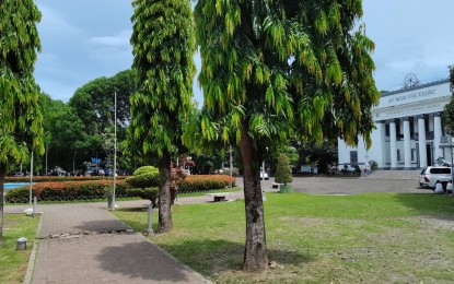 <p><strong>FACELIFT.</strong> The Freedom Park grounds, fronting the Negros Oriental Capitol in Dumaguete City, will be getting a facelift in the coming months under the administration of newly-installed Governor Manuel "Chaco" Sagarbarria. The health and tourism sectors are among the governor's priorities as he vowed to bring unity and healing to the province. <em>(Photo by Judy Flores Partlow)</em></p>