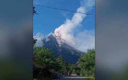 <p><strong>ALERT LEVEL 3</strong>. Mayon Volcano as photographed on Thursday (June 8, 2023) in Barangay Anoling, Camalig town in Albay province. The Albay Provincial Disaster Risk Reduction and Management Council has ordered the evacuation of residents in areas surrounding Mt. Mayon due to its increasing restiveness.<em> (Photo courtesy of Jeric Nobleza)</em></p>