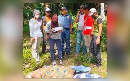 <p><strong>SHOOTOUT AFTERMATH. </strong>Government anti-narcotics operatives account for the estimated PHP425,593 dried marijuana leaves following a shootout with a suspected illegal drug trader in Bongao, Tawi-Tawi, on Thursday (June 8, 2023). The armed suspect, identified only as Khan, was killed in the gunfight. <em>(Photo courtesy of JTF Tawi-Tawi)</em></p>