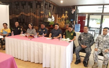 <p><strong>CAMPAIGN.</strong> The Buhay Ingatan Droga'y Ayawan (BIDA) program will be launched in the province next week, says Interior and Local Government Antique Provincial Director Ace Azarcon (4th from right)  in a press conference at the Kanyugan Restaurant in San Jose de Buenavista on Friday (June 9, 2023). Azarcon said they look forward to a holistic approach in addressing the problem of illegal drugs in Antique. (<em>Photo courtesy of Edwin Galedo</em>)</p>