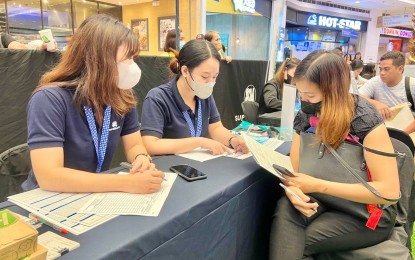 <p><strong>JOB HUNTING.</strong> Job seekers troop to the Independence Day job fair held at the SM City Telabastagan in the City of San Fernando, Pampanga on Monday (June 12, 2023). A total of 40 applicants were hired on the spot during the event.<em> (Photo courtesy of DOLE Pampanga Provincial Office)</em></p>