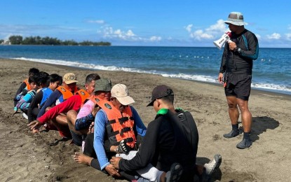 <p><strong>SERVICE EXCELLENCE TRAINING</strong>. The Department of Tourism (DOT) in Region 3 (Central Luzon) conducts training on basic life support, first aid, water safety and search and rescue for some 28 boatmen from the towns of Candelaria and Masinloc in Zambales on June 5-11, 2023. The move is in line with the DOT's goal of advocating service excellence in Central Luzon. <em>(Photo courtesy of DOT Region 3)</em></p>