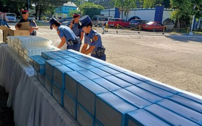 <p><strong>DRUG TEST KITS.</strong> The Police Regional Office 6 (PRO6) has procured 5,000 kits for the conduct of drug tests on all its organic personnel in Western Visayas. Brig. Gen. Sidney N. Villaflor, acting PRO-6 Regional Director, on Monday (June 19, 2023) says the random testing shall cover commissioned and non-commissioned officers, including non-uniform personnel in various units in Western Visayas. <em>(PNA photo by PGLena)</em></p>