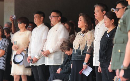 <p><strong>TRIBUTE</strong>. The remains of former Sen. Rodolfo G. Biazon arrived at the Senate Monday morning (June 19, 2023) for the necrological service in his honor. Senate President Pro Tempore Loren Legarda (center) led Senate officials in welcoming the remains and the family of the late senator. <em>(Photo courtesy of Senate PRIB) </em></p>