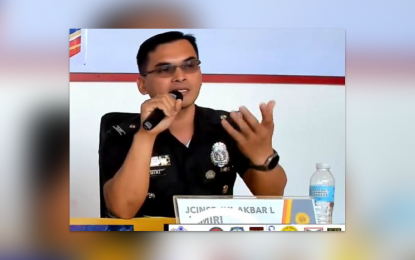 <p><strong>NO CONTACT.</strong> Bureau of Jail Management and Penology (BJMP) - Montevista, Davao de Oro Jail Chief Inspector Jul Akbar Jamiri says they are implementing the ‘no contact’ visitations in the district jail to avoid the entry of contraband. Despite the policy, he clarifies that they are still allowing physical visitations with the inmates and visitors separated by a glass barrier and can only communicate using radio-type equipment.<em> (Screen grabbed photo)</em></p>