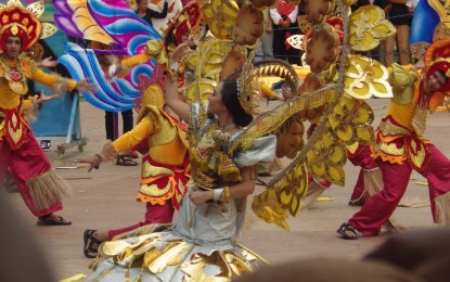 <p><strong>WINNER</strong>. Dancers of the Kadayaw Festival of Pambujan town in Northern Samar during their performance on Monday (June 19, 2023). The contingent bagged the grand champion award during the first-ever Ibàbao Festival of Festivals in the province.<em> (Photo courtesy of Joy Socorro)</em></p>