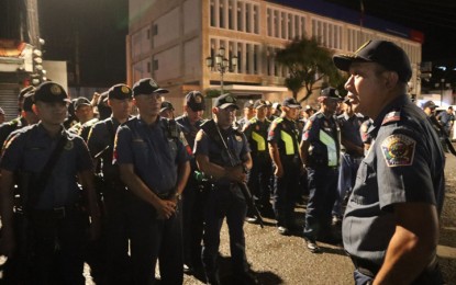 <p><strong>NIGHT PATROL.</strong> Col. Alexander Lorenzo, Zamboanga City Police Office (ZCPO) director (right), conducts a briefing to ZCPO personnel before their deployment for security duty in the city on Tuesday night (June 20, 2023). The ZCPO launched the Night Patrol-Cuida Vida (Take Care of Life) on the same night to boost the anti-crime campaign in the city. <em>(Photo courtesy of ZCPO)</em></p>