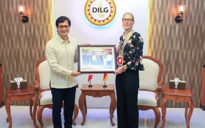 <p>DILG Secretary Benjamin Abalos Jr. (left) and German Ambassador to Manila Anke Reiffenstuel (right) <em>(Photo courtesy of DILG)</em></p>