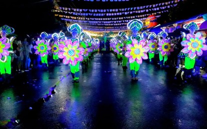 <p><strong>FESTIVE</strong>. The Sangyaw Parade of Lights in this June 29, 2019 photo. All is set for the staging of Sangyaw Festival 2023, a fiesta-related event that will draw thousands of visitors here on the night of June 29, the city government said on Tuesday (June 27, 2023). <em>(PNA photo by Roel Amazona)</em></p>