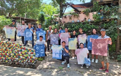 Abra tribe keeps 'dyeing' art alive