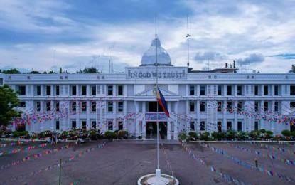 <div class="xdj266r x11i5rnm xat24cr x1mh8g0r x1vvkbs x126k92a">
<div dir="auto"><strong>IN MOURNING.</strong> The Philippine flag is flown at half-mast outside the provincial Capitol of Davao Oriental on Thursday (June 29, 2023), following the death of Governor Corazon Malanyaon on Wednesday (June 28, 2023) at the age of 73. Malanyaon was known for her tourism initiatives that have placed Davao Oriental as one of the premier destinations in the country. <em>(Photo from DavOr PIO)</em></div>
</div>