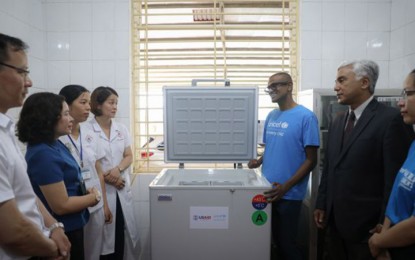 USAID, UNICEF donate 590 vaccine refrigerators to Việt Nam