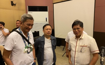 <p><strong>INTER-AGENCY CONVERGENCE.</strong> National Irrigation Administration (NIA) Eduardo Guillen (right), together with Ako Bicol Party-list Rep. Elizaldy Co (center) and Albay 2nd District Rep. Joey Salceda, during an interview with the media in Legazpi City on Friday (June 30, 2023). Guillen was in Legazpi to meet with more than 200 irrigators associations in the region during their congress. <em>(PNA photo by Connie Calipay)</em></p>