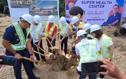 <p><strong>GROUNDBREAKING.</strong> Officials of the Department of Health in the Zamboanga Peninsula break ground Friday (June 30, 2023) for the construction of a PHP11.5 million super health center in Barangay Manicahan, Zamboanga City. The center is set for completion in January next year. <em>(Photo courtesy of Manicahan Information Office)</em></p>