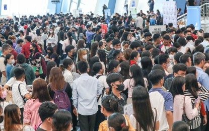 <p><strong>JOB CREATION.</strong> Applicants try their luck at a job fair organized by the Pasay Employment Services Office on June 30, 2023. Employers’ Confederation of the Philippines (ECOP) president Sergio Ortiz-Luis Jr. on Wednesday (Dec. 27, 2023) said several business groups are collaborating to generate over a million new jobs in 2024. <em>(PNA photo by Yancy Lim)</em></p>