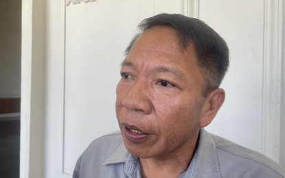 <p><strong>KONSULTA PROVIDERS</strong>. Eduardo U. Dularte, chief social insurance officer of the PhilHealth talks to the media about the PhilHealth-Konsulta on Monday (July 10, 2023). He said at least four local government unit- healthcare facilities in Ilocos Norte are now accredited as PhilHealth-Konsulta providers. <em>(Photo by Leilanie G. Adriano)</em></p>