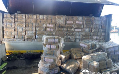 <p><strong>SMUGGLED CIGARETTES.</strong> The Bureau of Customs (BOC) intercepts thousands of reams of illegally imported cigarettes amounting to over PHP18 million in a joint operation in Davao on July 11, 2023. Senator Cynthia Villar assured that tobacco is included in the list of agricultural products covered by her proposed Anti-Agricultural Economic Sabotage bill. <em>(Photo courtesy of BOC-Port of Davao)</em></p>