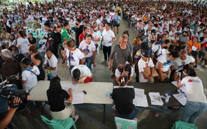 <p><strong>SPENDING BAN.</strong> Some 1,500 low-income earners in Tagum City, Davao del Norte receive cash assistance from the Department of Social Welfare and Development's Assistance to Individuals in Crisis Situation program on July 12, 2023. Ako Bicol Party-list Rep. Elizaldy Co on Tuesday (Sept. 12, 2023) reminded government agencies to comply with the spending ban in relation to the Barangay and Sangguniang Kabataan Elections on Oct. 30. <em>(PNA file photo)</em></p>