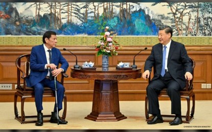 <p><strong>FRIENDLY MEETING.</strong> Former Philippine president Rodrigo Duterte (left) meets with Chinese President Xi Jinping at the Diaoyutai State Guesthouse in Beijing on July 17, 2023. President Ferdinand R. Marcos Jr. said he sees no conflict with the meeting, and it does not need his approval. <em>(Xinhua photo)</em></p>