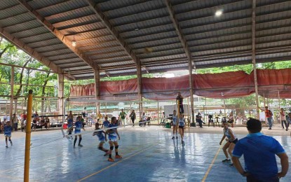<p><strong>GO FOR GOLD</strong>. The volleyball team of Western Visayas wins the volleyball pre-Palaro qualifying games held in Cebu City in June. DepEd information officer Hernani Escullar Jr. on Tuesday (July 18, 2023) said the region is eyeing to surpass the records it made in the 2019 Palaro as well as grab the championship crown in the 2023 Palarong Pambansa that will be held in Marikina City from July 29 to Aug. 5. <em>(Photo from the National Pre-Qualifying Meet - Cluster 3 FB page)</em></p>