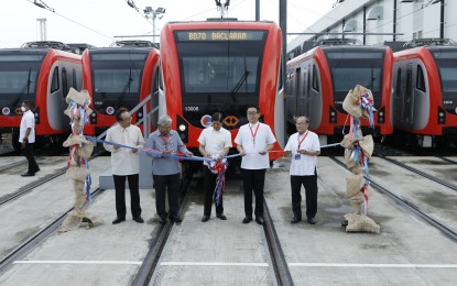 <p><strong>4th-GENERATION TRAINS.</strong> President Ferdinand R. Marcos Jr. leads the inauguration of the first batch of the brand-new 4th-generation train set for the Light Rail Transit (LRT) - Line 1 in Baclaran on Wednesday (July 19, 2023). The inauguration came after a series of safety checks, inspections, trial runs with minimum kilometers, and acceptance tests.<em> (PNA photo by Alfred Frias)</em></p>